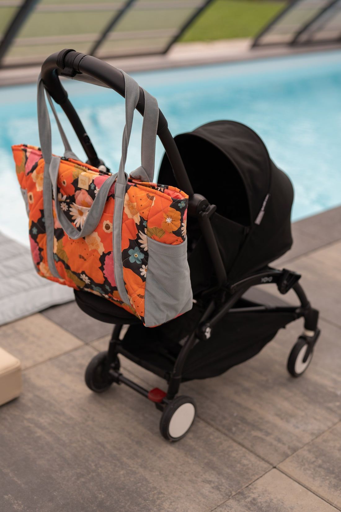 Mom- & Weekender-Tasche – Picnic With Flowers – Detailansicht 4