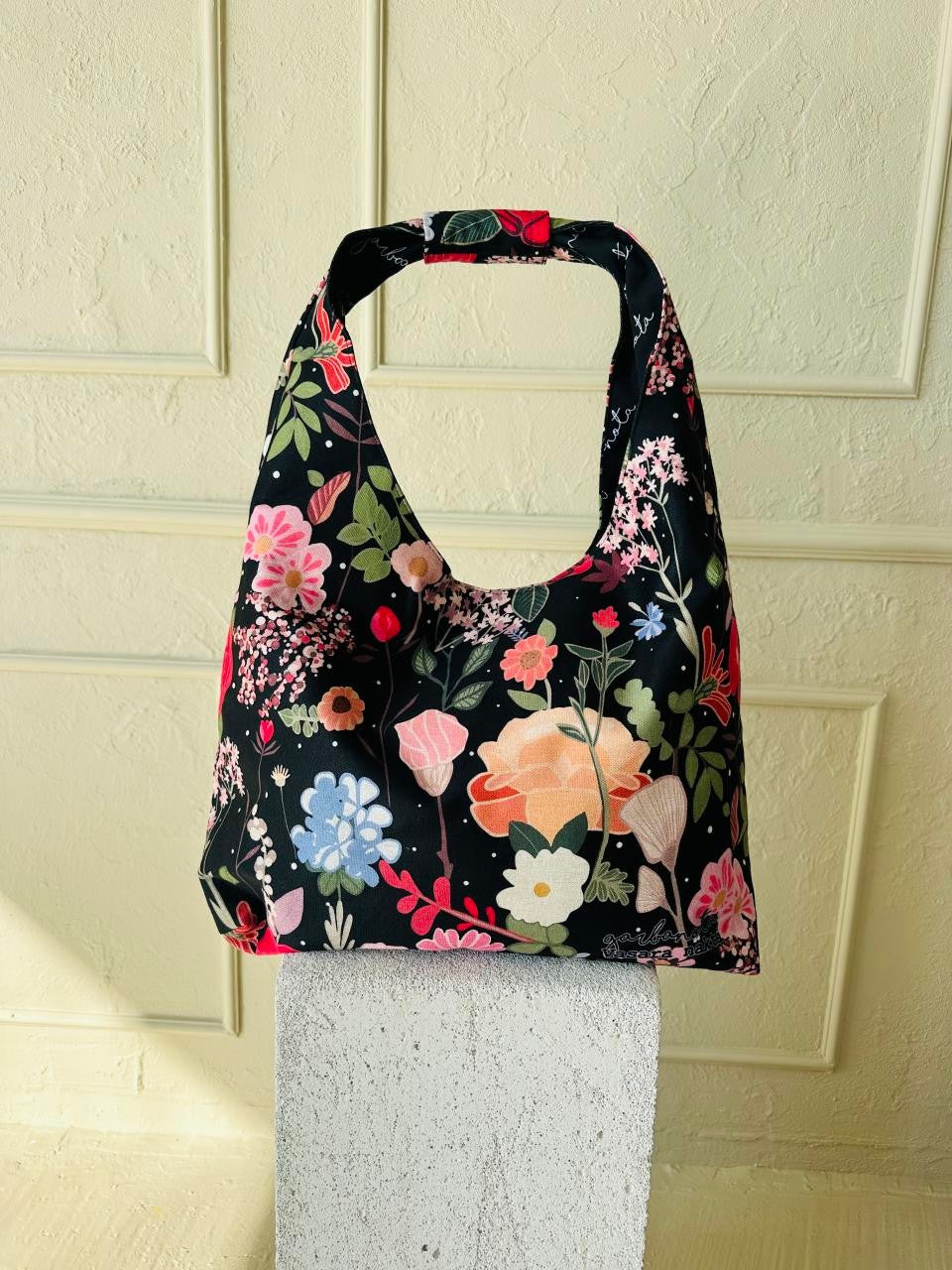 Moon Handtasche – Curly Summer Night – Detailansicht 5