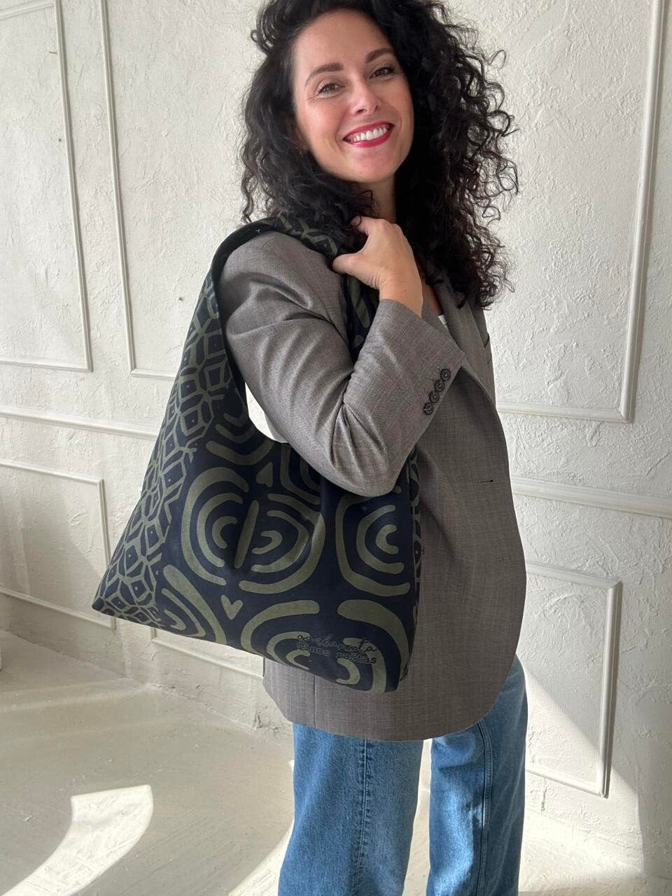 Moon Handtasche – Khaki Muster – Detailansicht 1