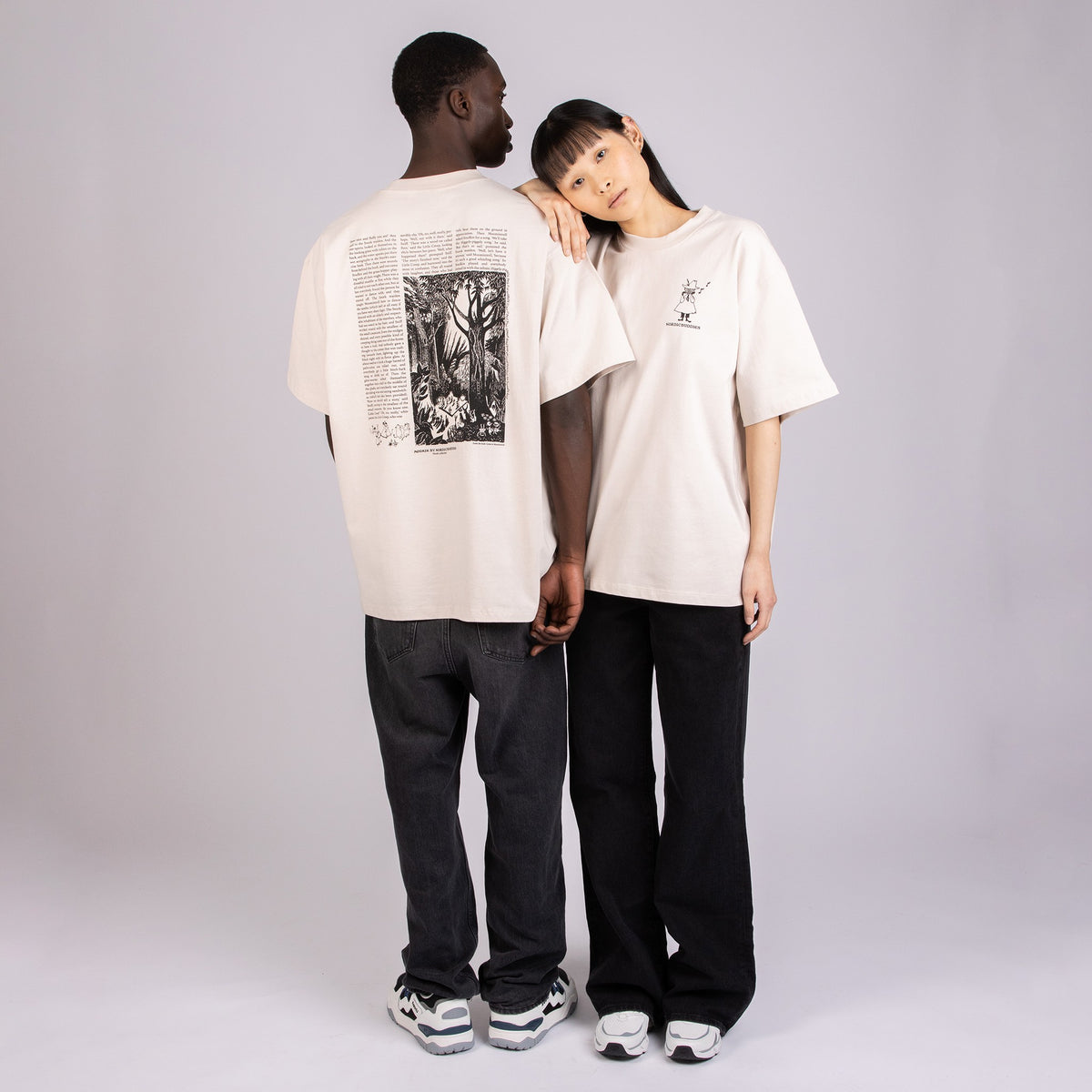Novels Unisex T-Shirt – Beige – Produktansicht 5