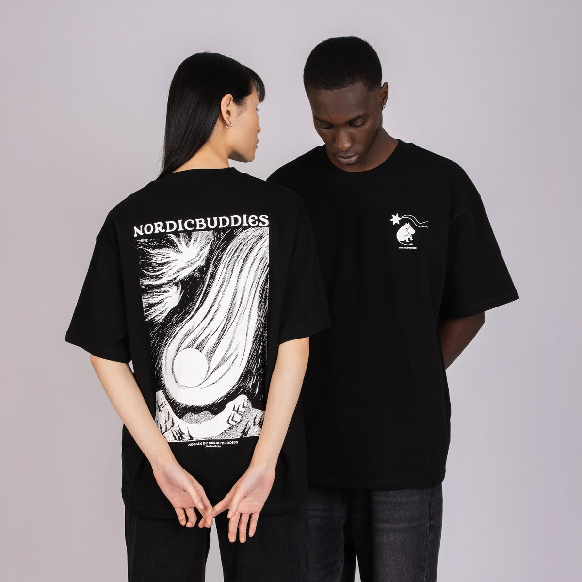 Novels Unisex T-Shirt – Schwarz – Produktansicht 5