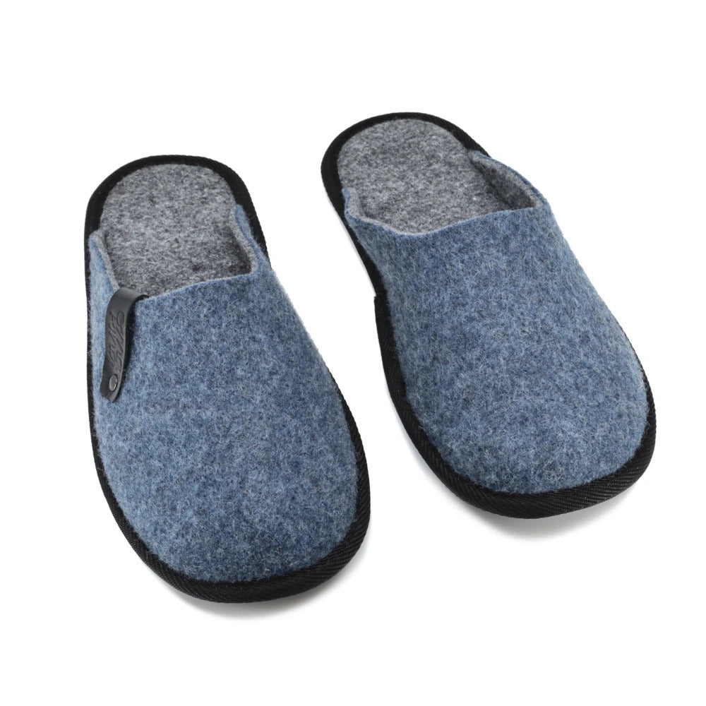 Navi Unisex Hausschuhe aus recycelten Plastikflaschen – Blau – Produktansicht 2