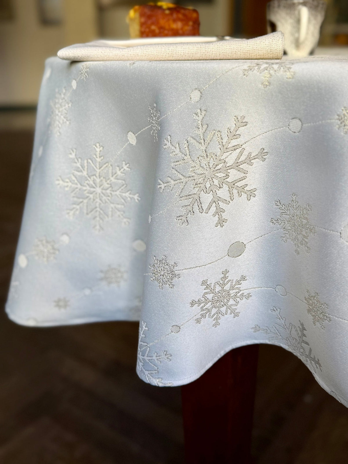 Runde Tischdecke – Golden Snowfall – Produktansicht 5