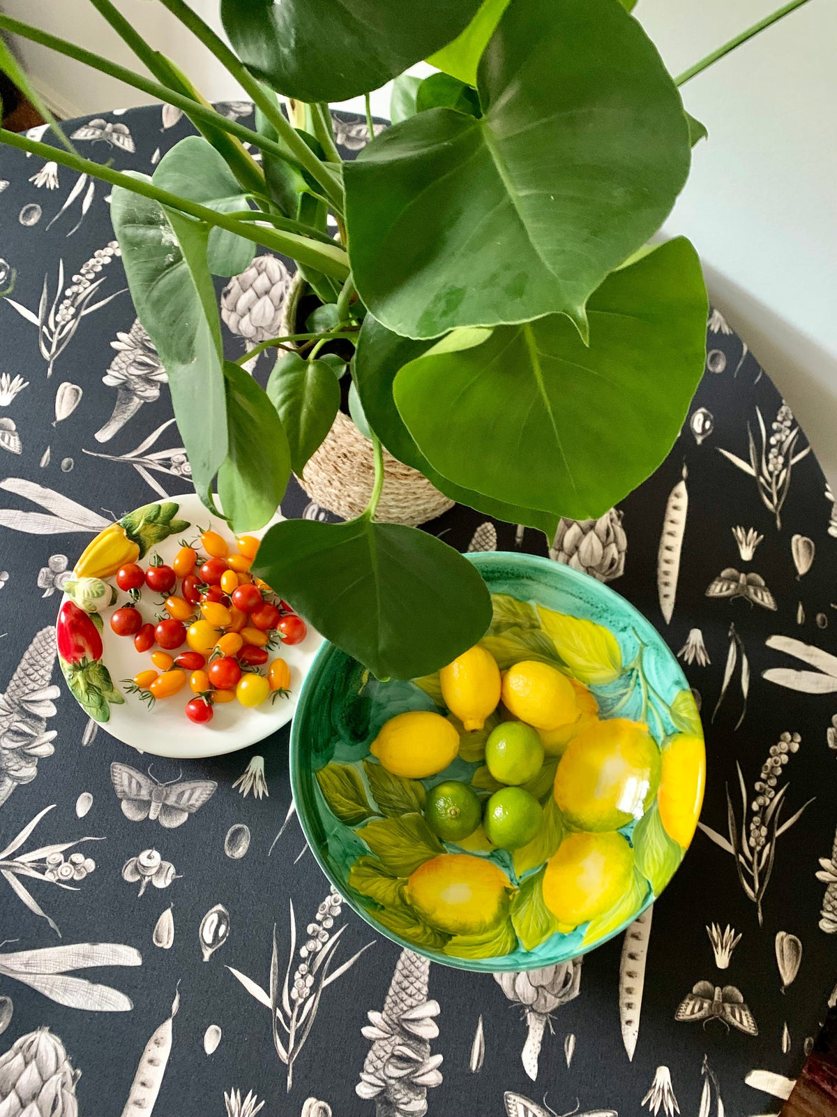 Runde Tischdecke – Seeds Carbon – Produktansicht 3