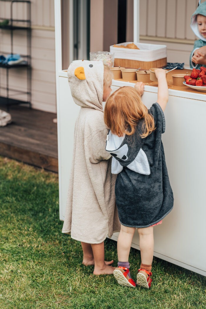 Kurzarm-Poncho WOLF für Kleinkinder, Größe 82/86-116 – Produktansicht 2