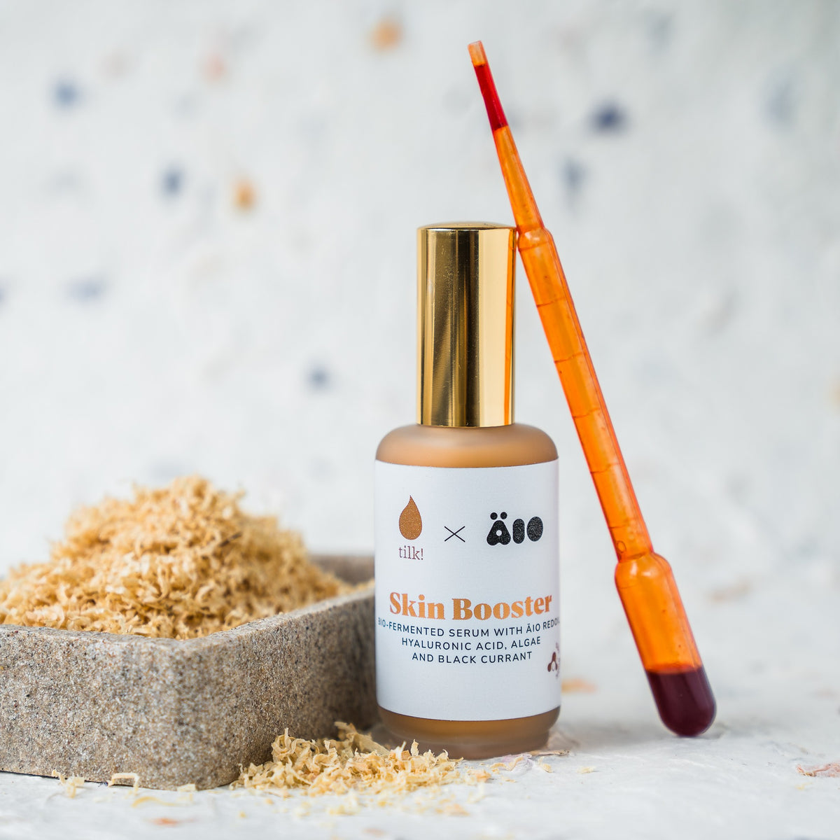 Biofermentiertes Skin-Booster-Serum mit Äio RedOil und Hyaluronsäure – Produktansicht 2