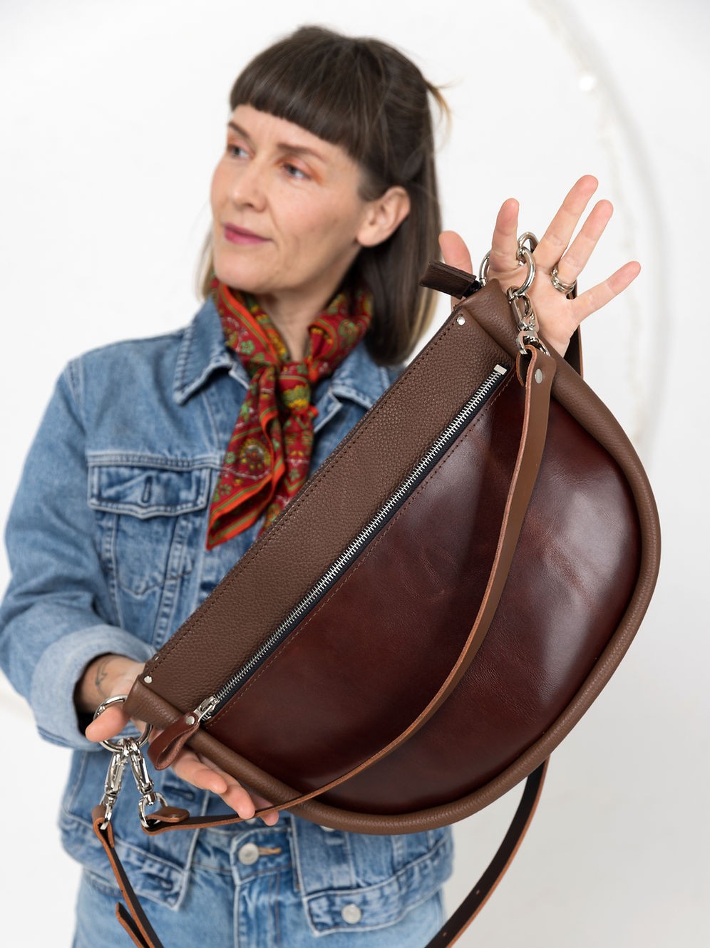 Lederhandtasche STELLA – Braun & Cognac – Detailansicht 2