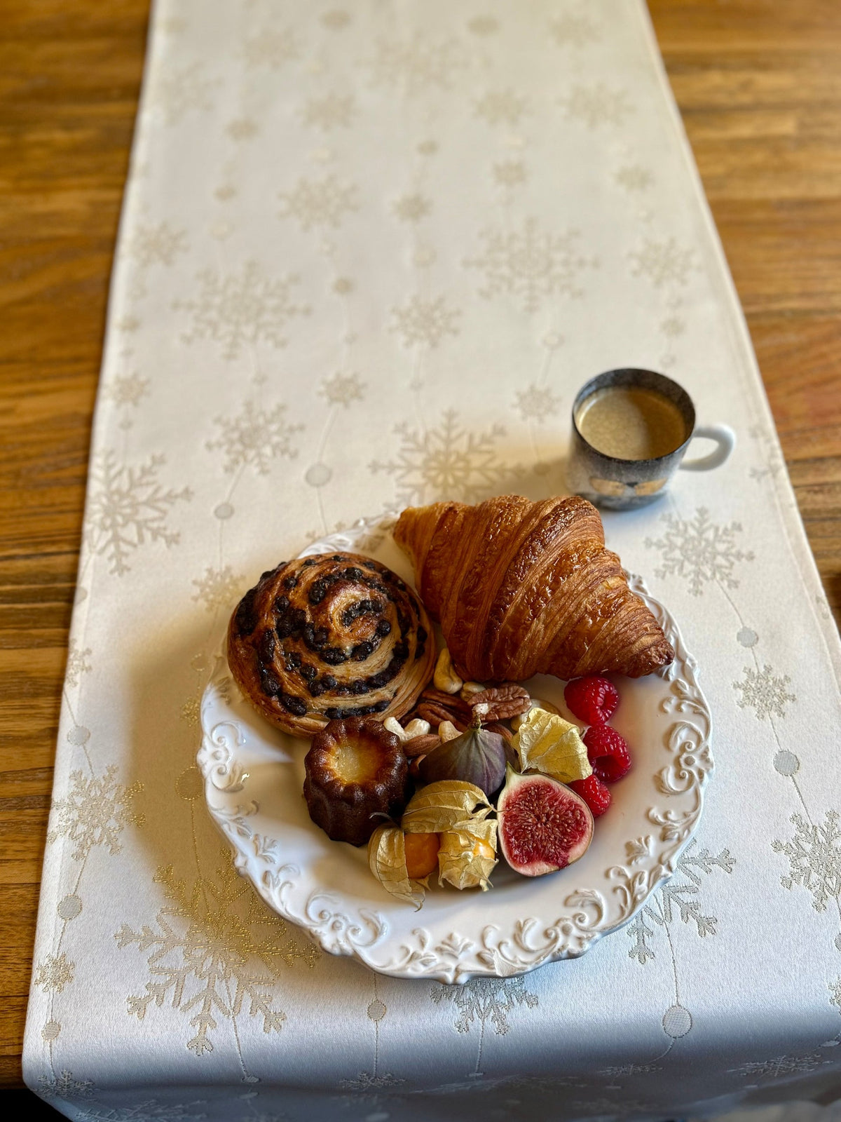 Tischläufer – Golden Snowfall – Produktansicht 3