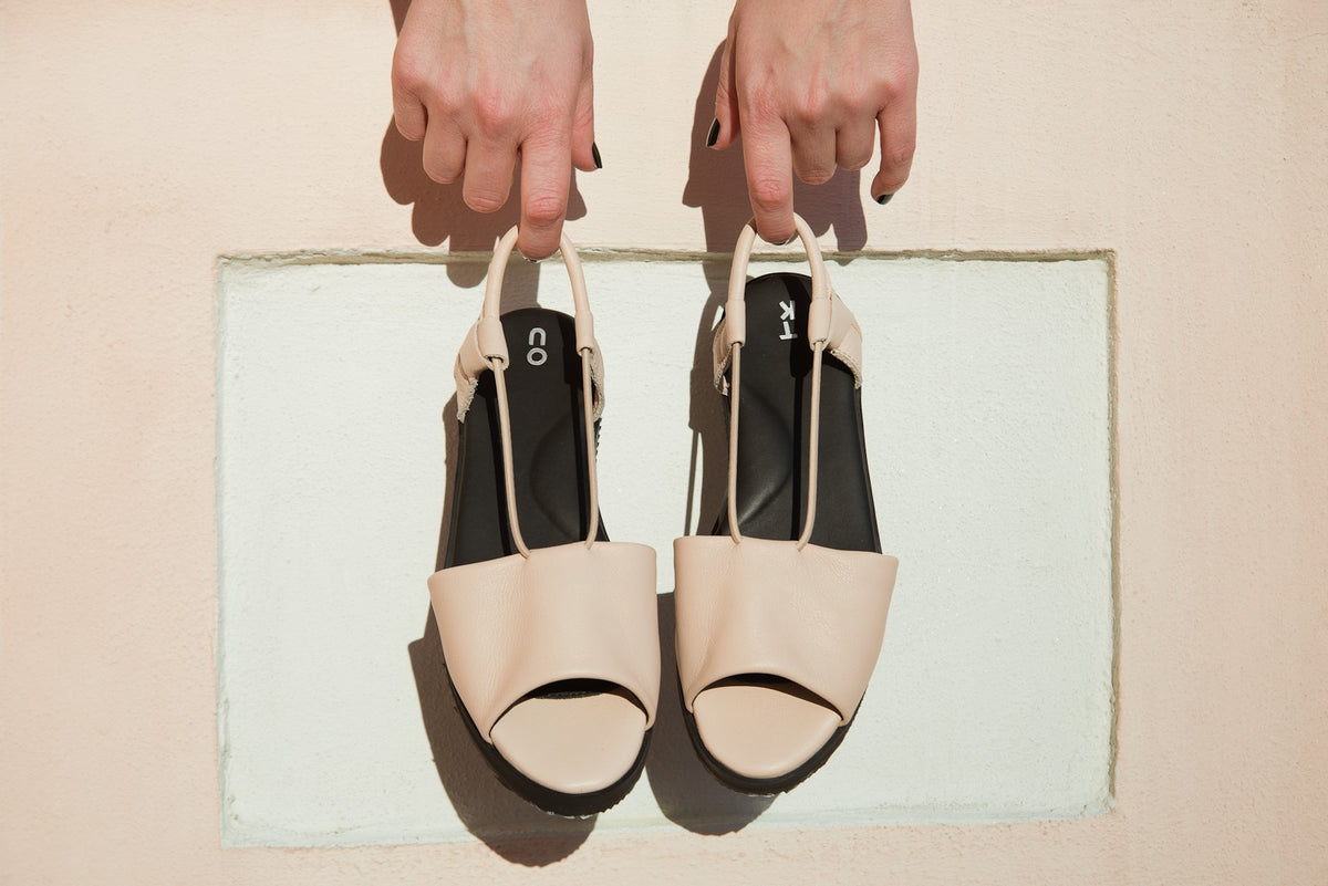 TOKU Berlin Sandalen – Nude