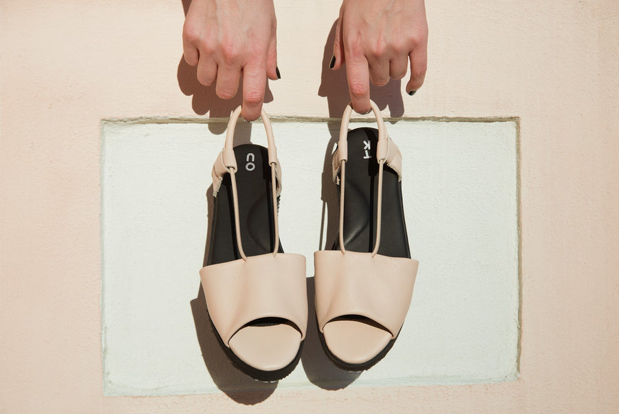 TOKU Berlin Sandalen – Nude