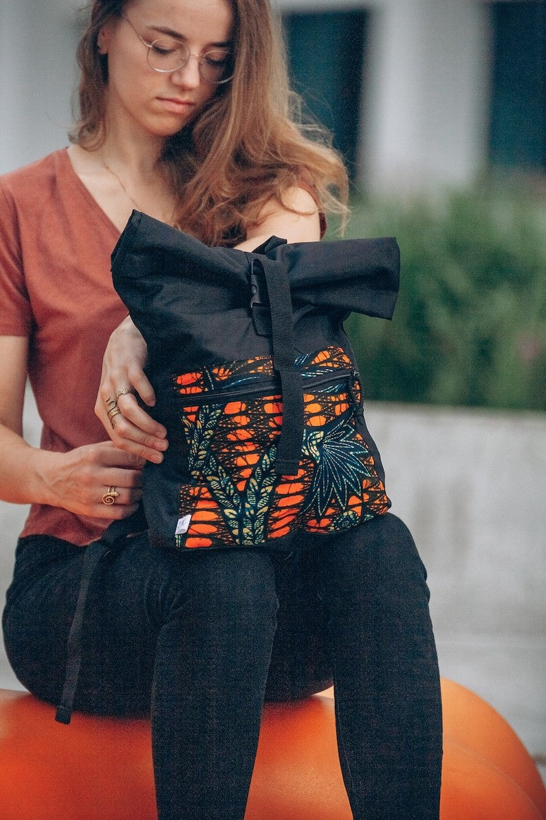 Wasserdichter Rolltop-Rucksack – Orange-Muster – Detailansicht 4