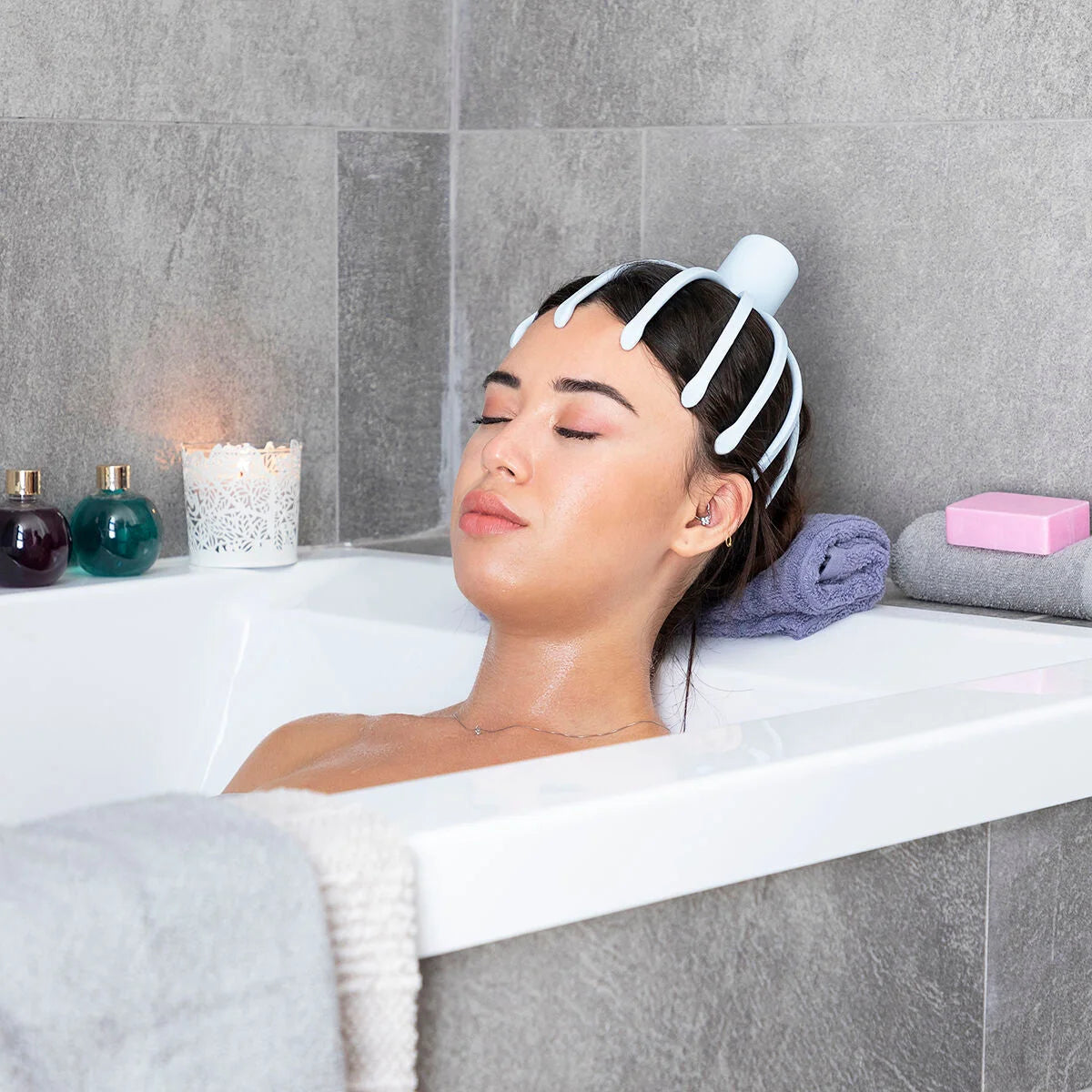 Wiederaufladbares Kopfmassagegerät Helax – Produktansicht 2